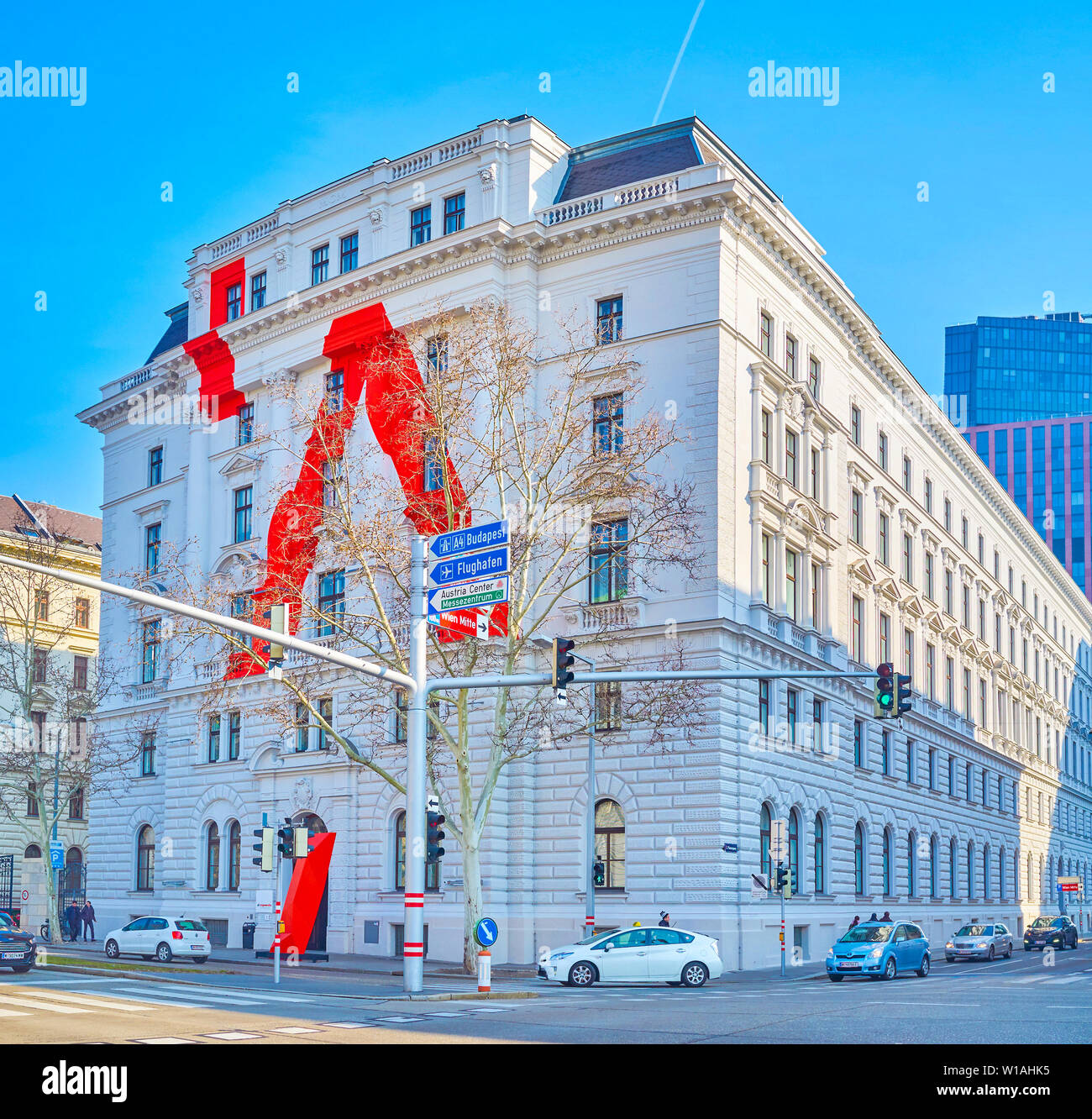 Vienne, Autriche - 18 février 2019 : La façade de la Bibliothèque historique de l'Université d'arts appliqués avec une décoration moderne, le 18 février Banque D'Images