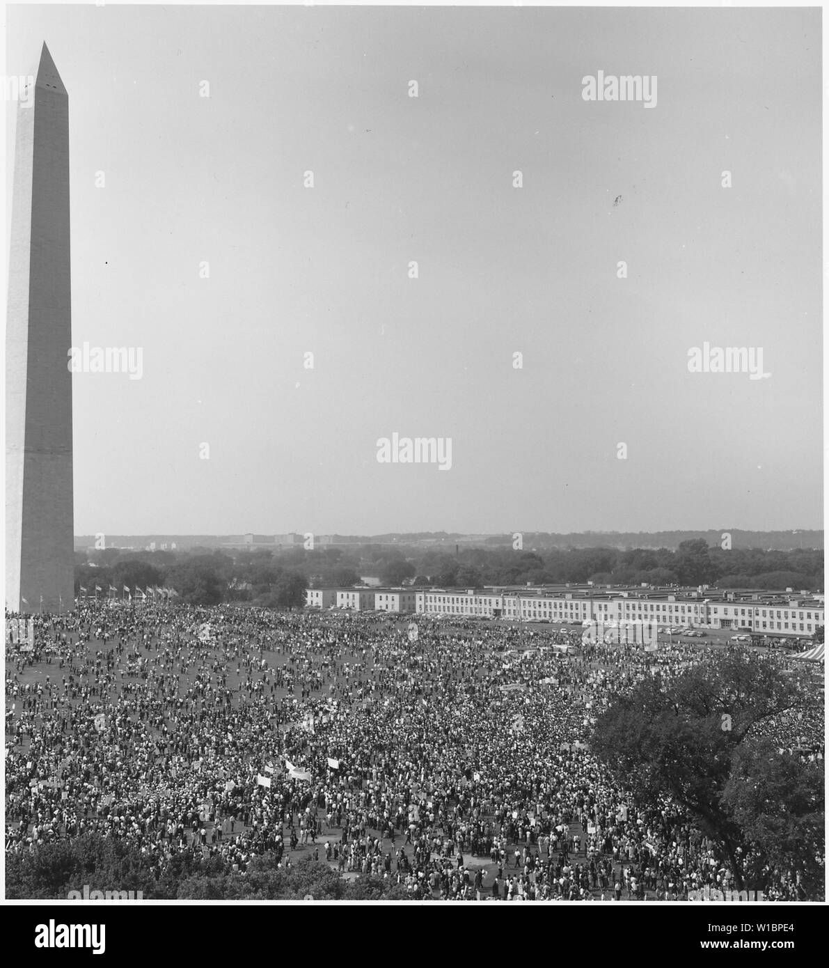 Manifestation à Washington, D.C. [Vue aérienne de Washington Monument montrant marcheurs.] Banque D'Images
