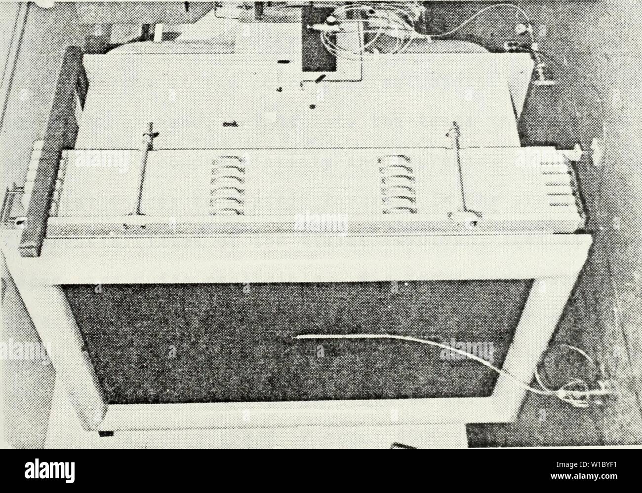 Image d'archive à partir de la page 48 de la conception et essais en soufflerie. Conception et essais en soufflerie d'un échantillonnage de taille dans-situ (SSISNET système net). . Designwindtunnel00mitc Année : 1976) O c c  +-&gt ; T3 0) O) Q. CO  +-&gt ; 3&&s& :-â¢â â ¢ 23 Banque D'Images