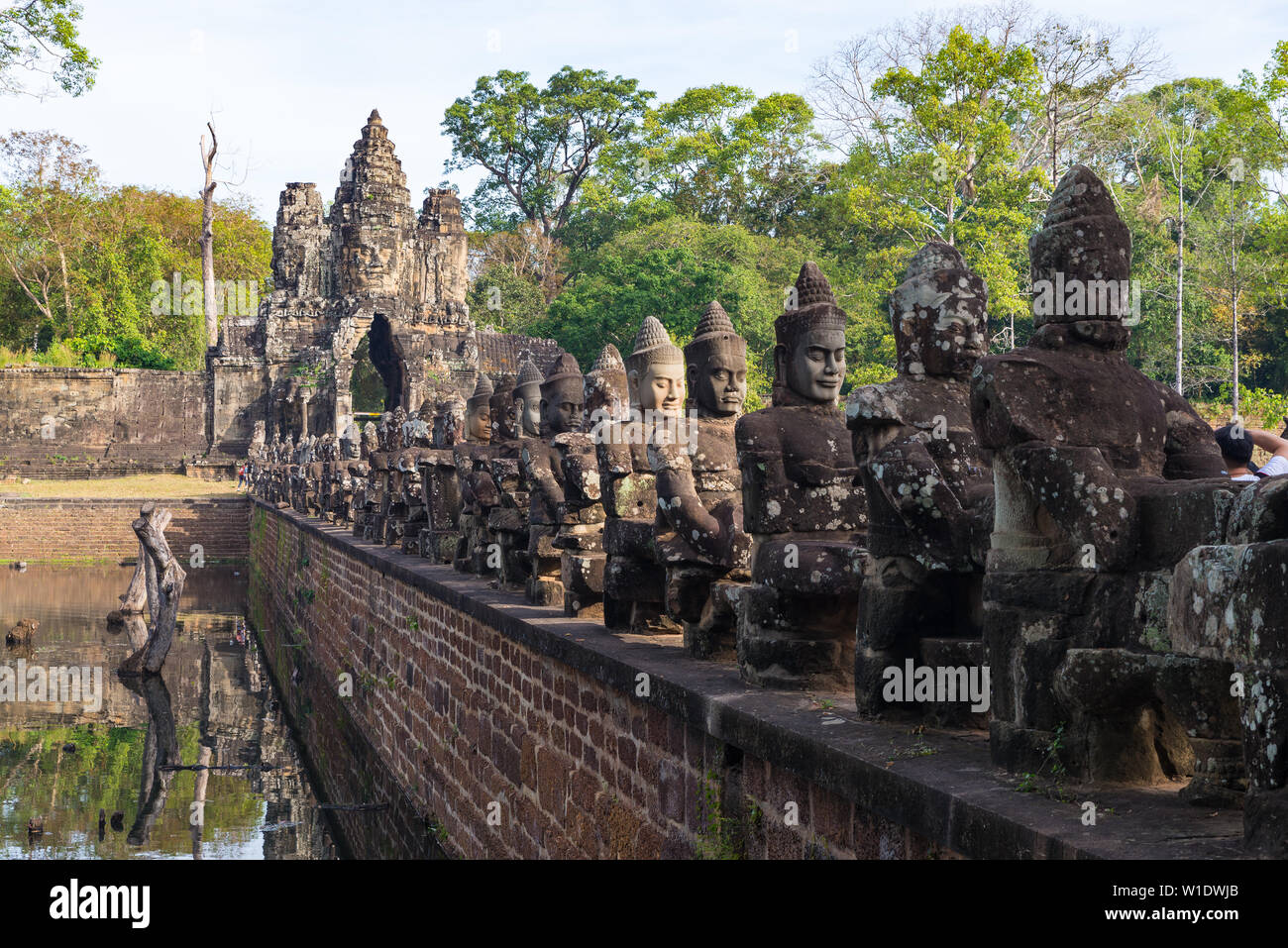 Bayon, temple d'Angkor Thom, célèbre destination de voyage, tourisme au Cambodge. Les détails des Visages de pierre et de sculptures sculptures sur roc. Le bouddhisme la méditation Banque D'Images