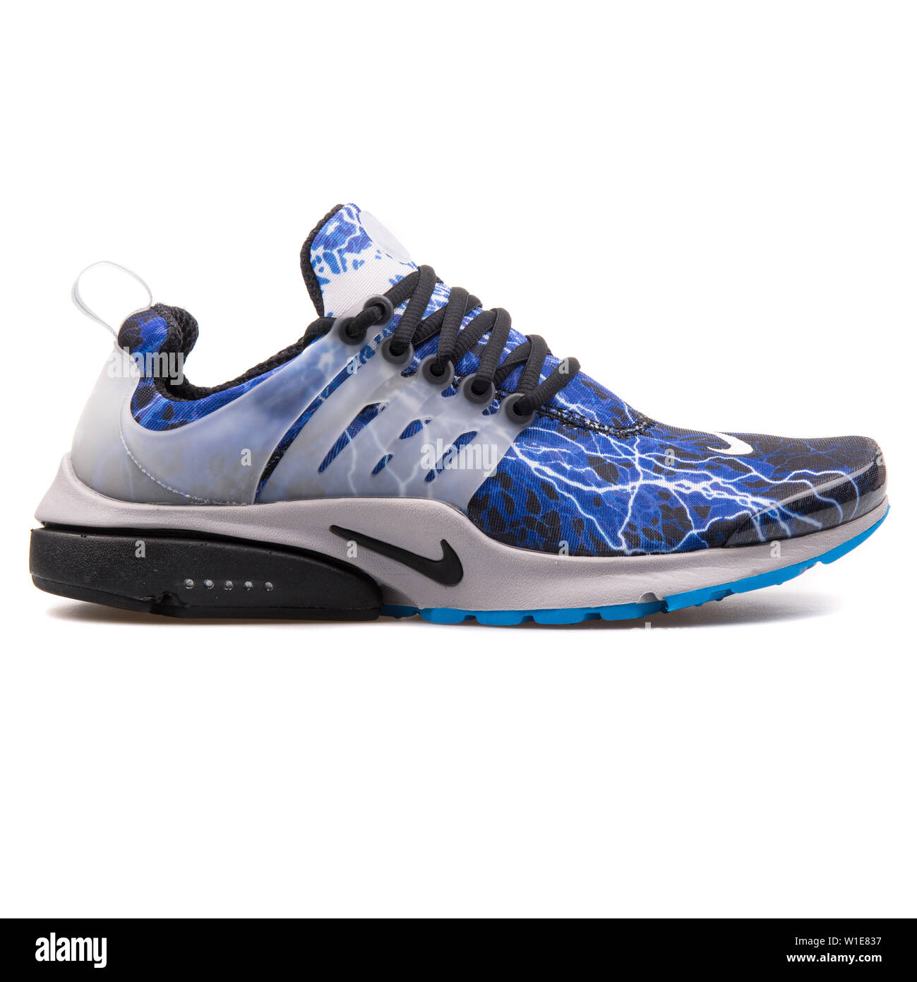 Nike Air Presto bleu et blanc QS Men's chaussures running - 789870-413  Photo Stock - Alamy