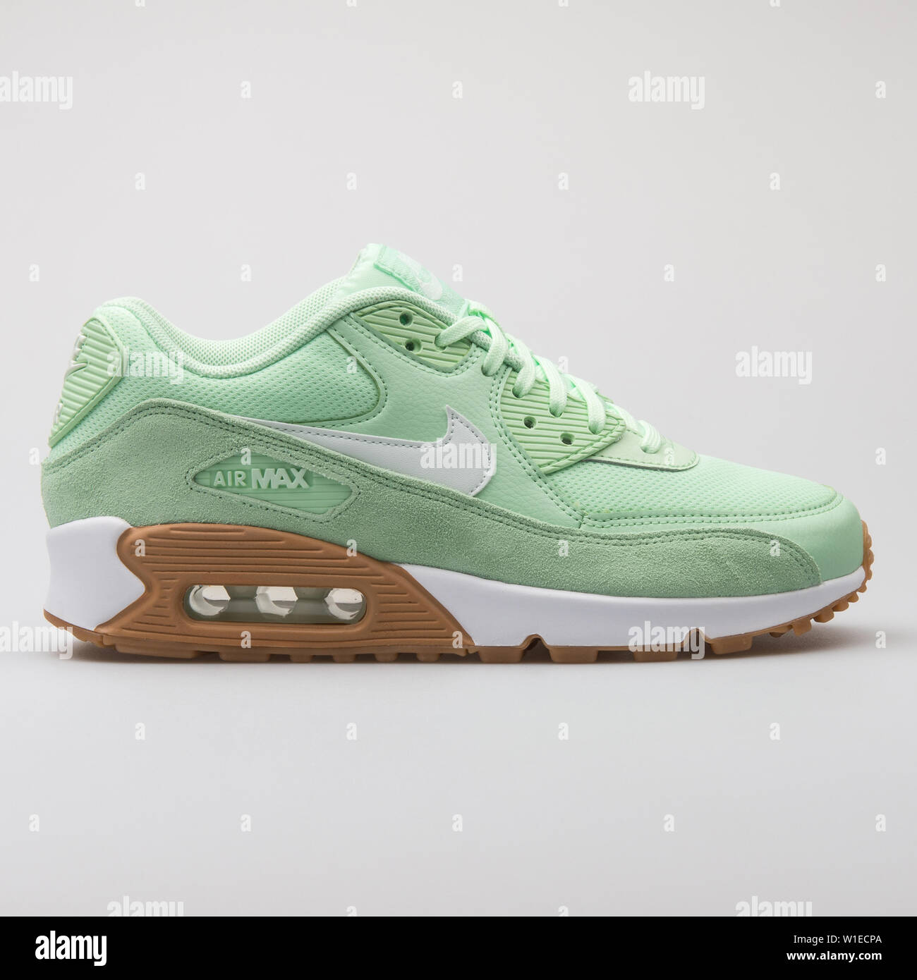 Vienne AUTRICHE Ao t 7 2017 Nike Air max 90 chaussures vert