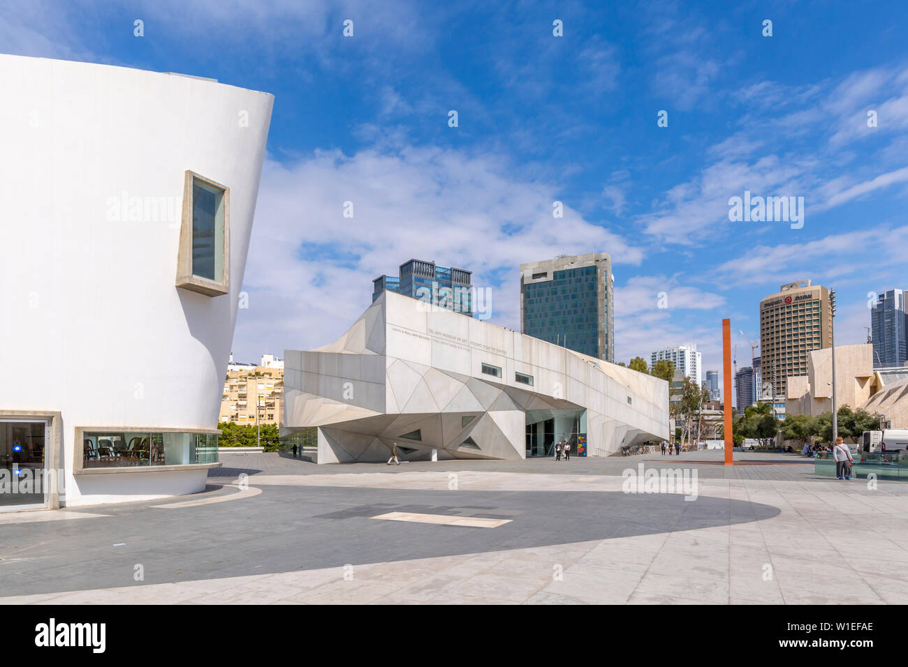 Vue sur le Centre des arts de la scène de Tel Aviv, Tel Aviv, Israël, Moyen Orient Banque D'Images