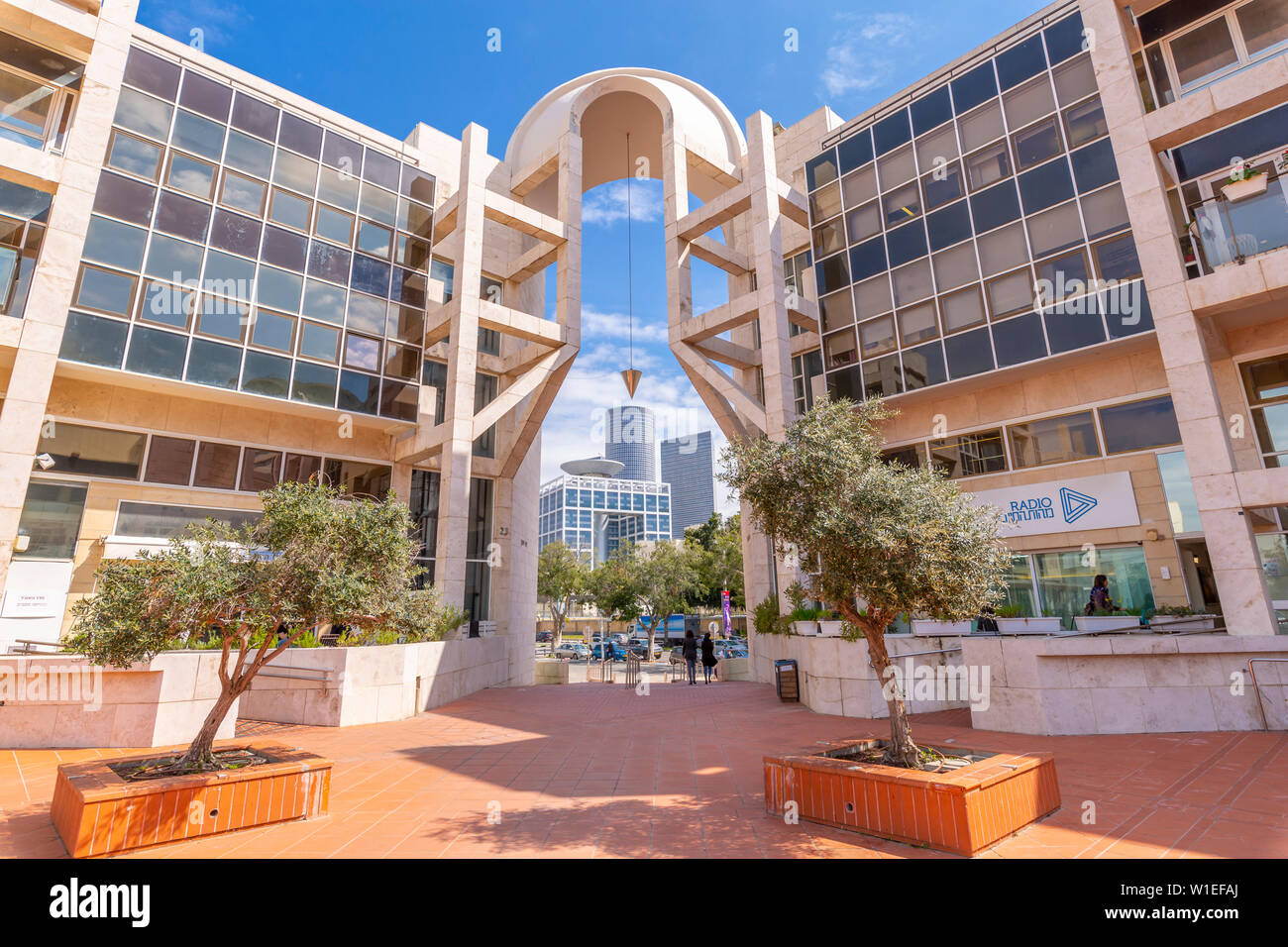 Vue sur le Centre des arts de la scène de Tel Aviv, Tel Aviv, Israël, Moyen Orient Banque D'Images
