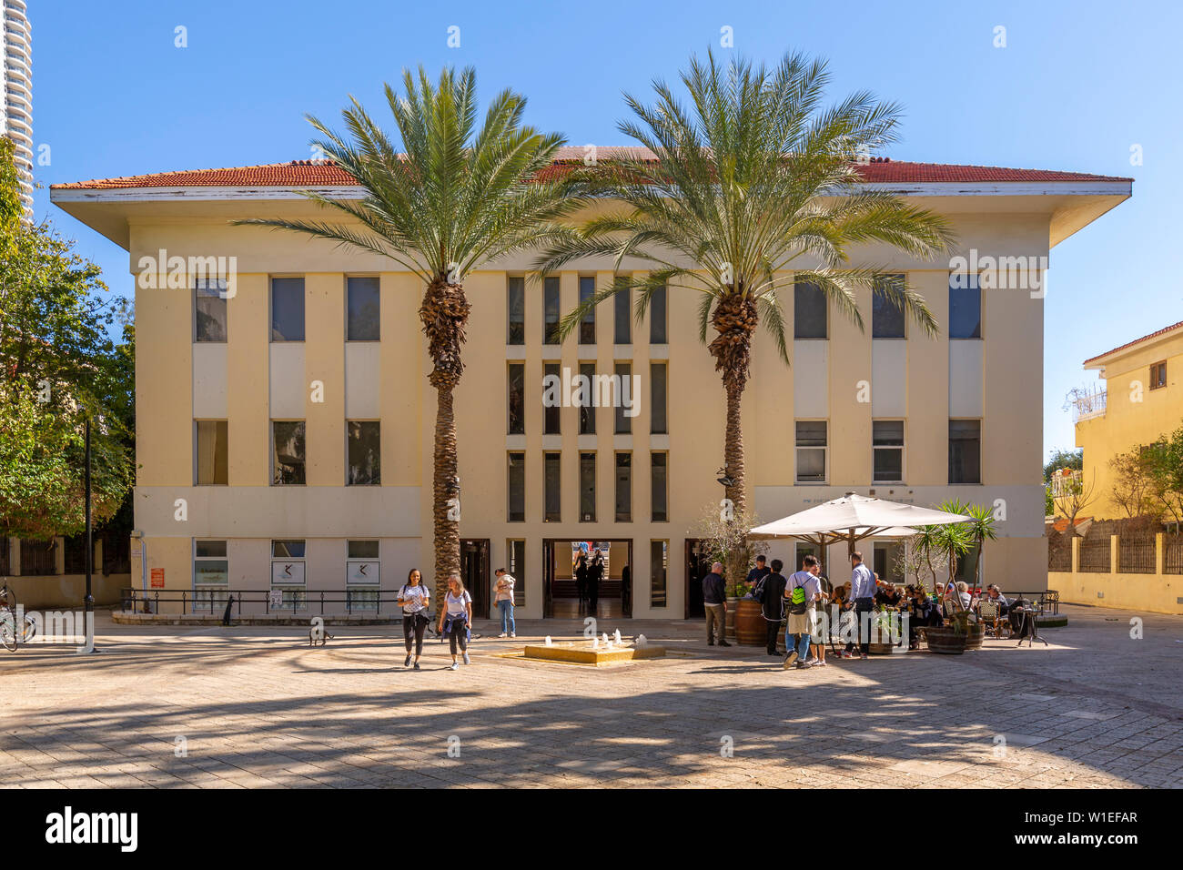 Vue sur centre Suzanne Dellal dédié à la danse et théâtre, quartier de Neve Tzedek, Tel Aviv, Israël, Moyen Orient Banque D'Images