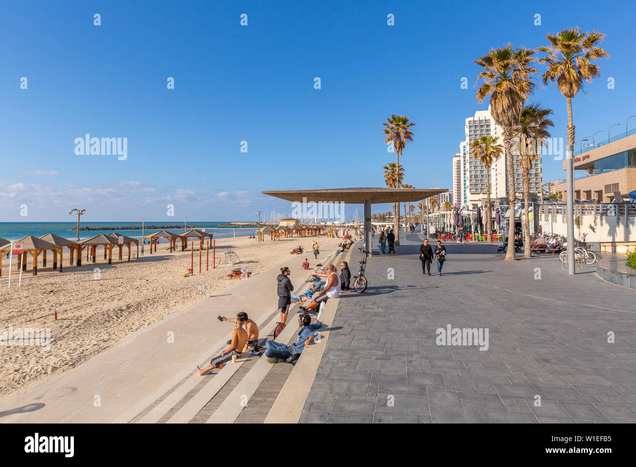 Avis d'hôtels et de la promenade sur la rue Hayarkon, Tel Aviv, Israël, Moyen Orient Banque D'Images
