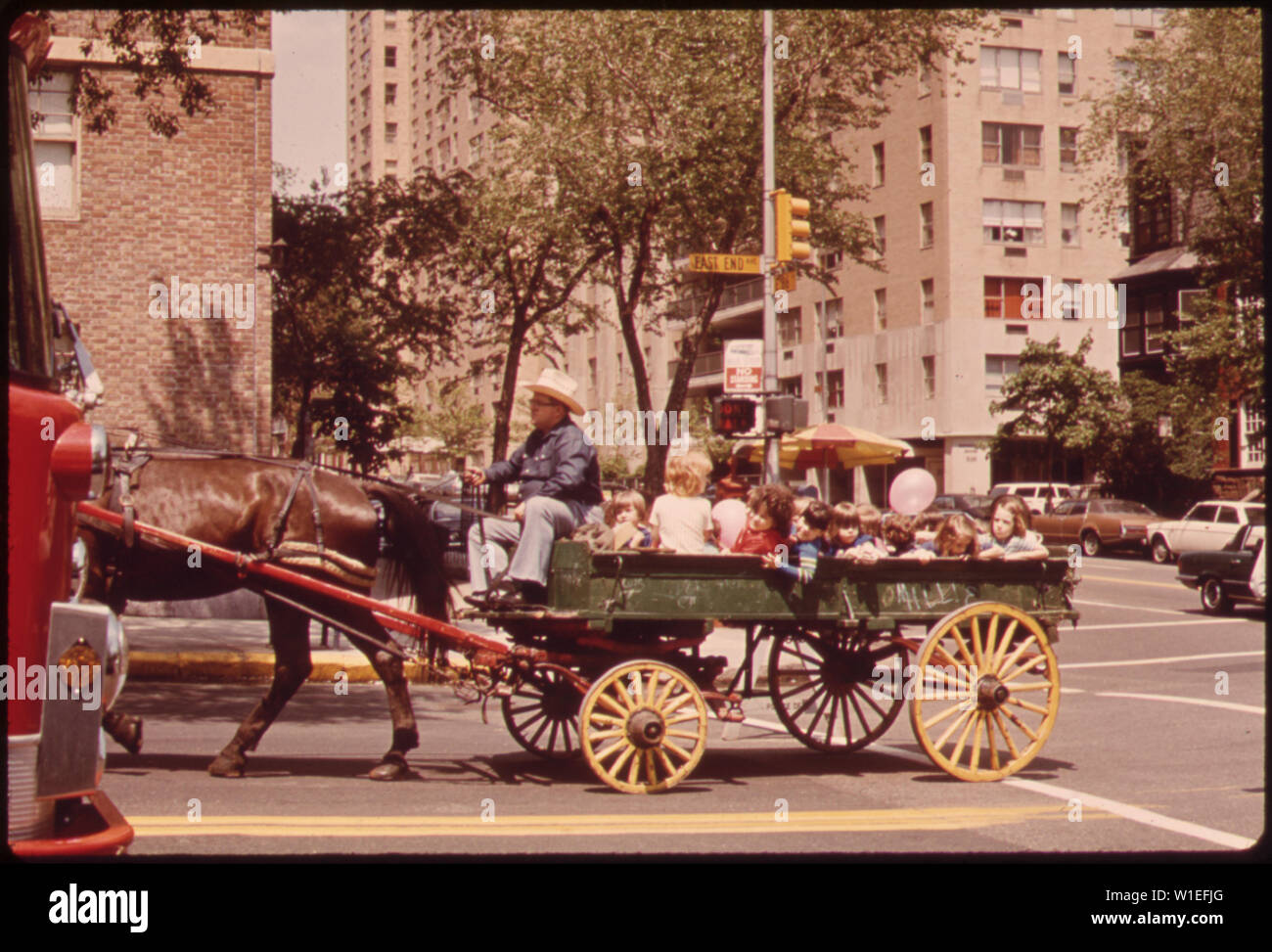 Chariot, l'une des nombreuses attractions DE LA FÊTE DU PRINTEMPS TENUE À CARL SCHURZ PARK, entre l'EAST END AVENUE ET DE L'EAST RIVER, DANS L'Upper East Side de Manhattan Banque D'Images