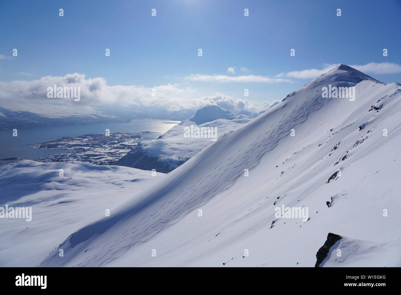 Alpes de Lyngen, péninsule de Lyngen, Lyngseidet, comté de Troms, Norvège, Scandinavie, Europe Banque D'Images