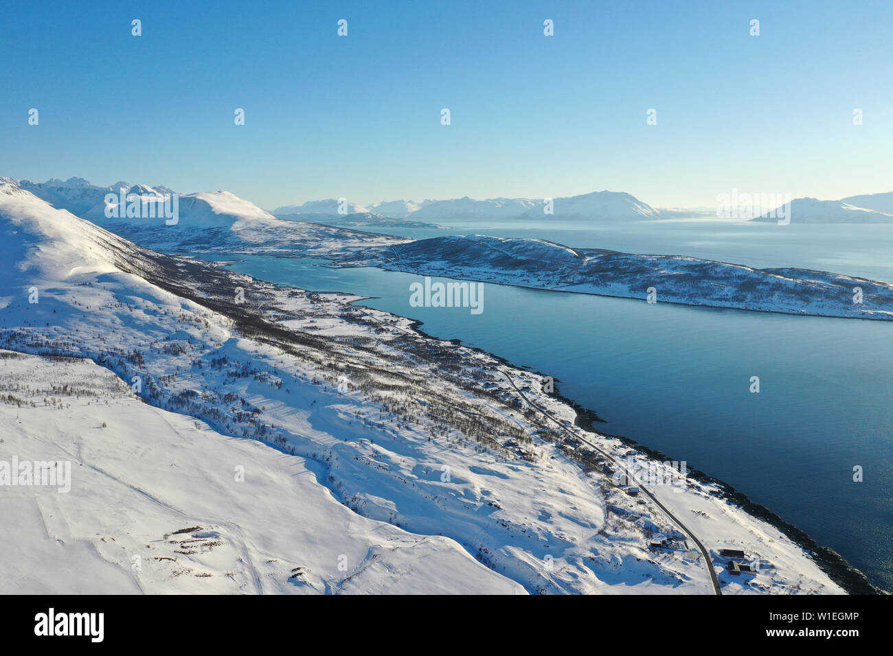 Drone sur Nordlenangen, péninsule de Lyngen, comté de Troms, Norvège, Scandinavie, Europe Banque D'Images