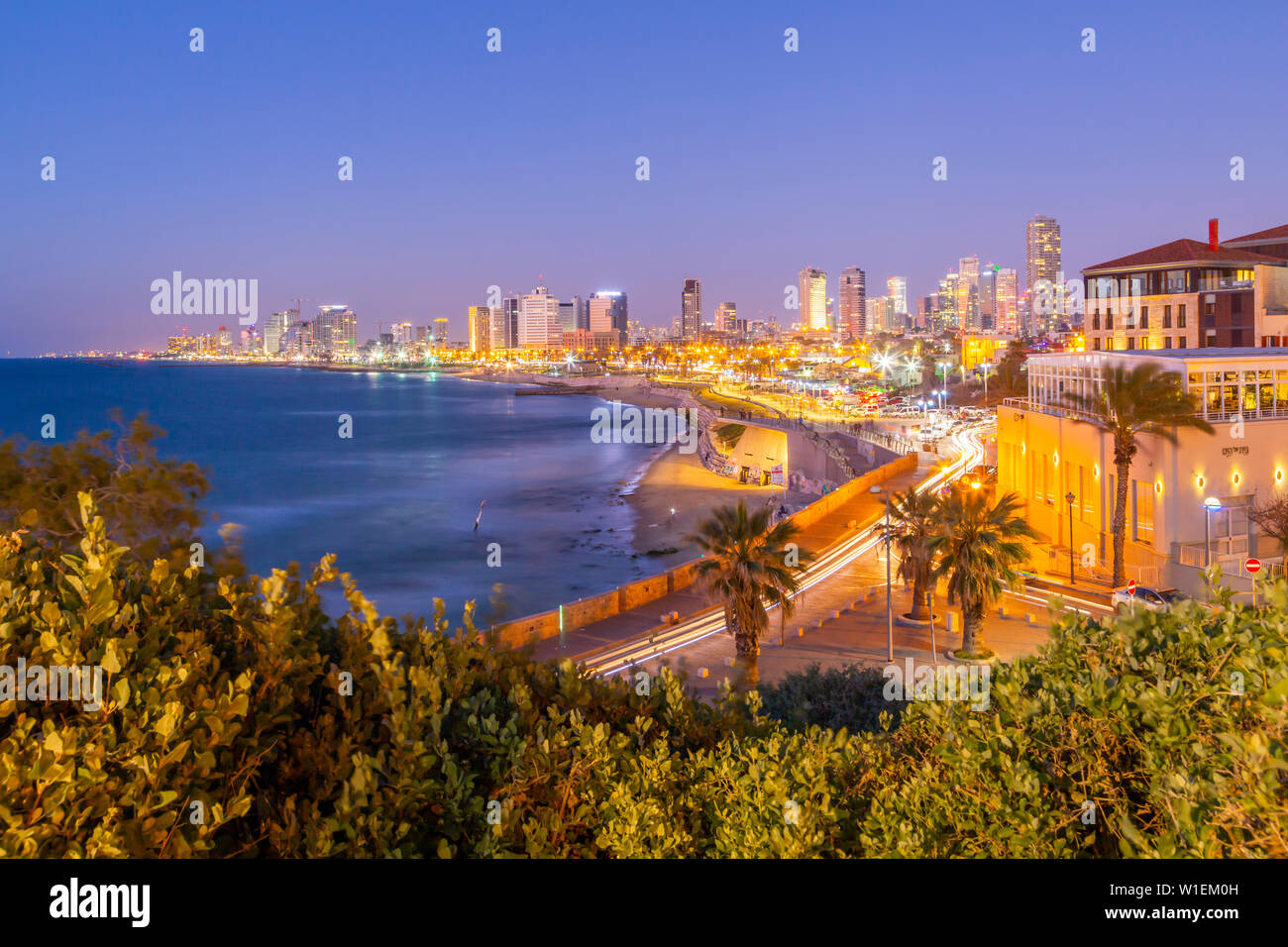 Voir de Tel Aviv à partir de la vieille ville de Jaffa, au crépuscule, Tel Aviv, Israël, Moyen Orient Banque D'Images