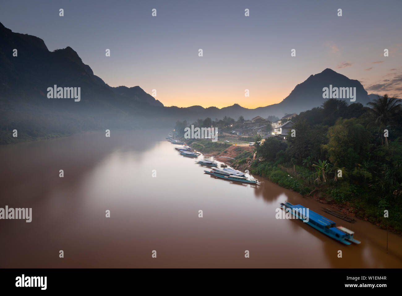 Coucher De Soleil En Asie Du Sud Banque D image Et Photos Alamy