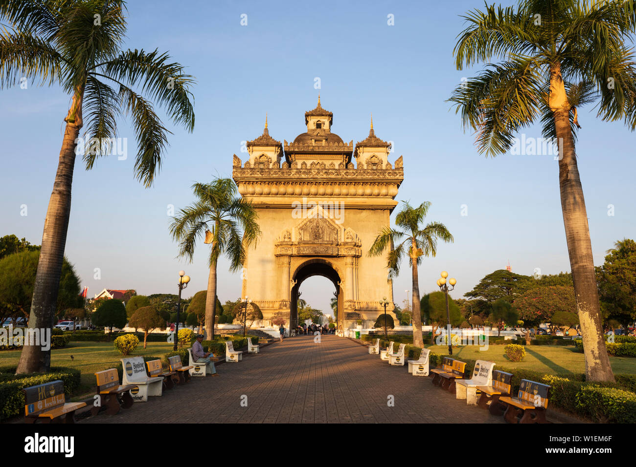 Patuxai Victory Monument Arc De Triomphe De Vientiane Vientiane patuxai-victory-monument-arc-de-triomphe-de-vientiane-vientiane