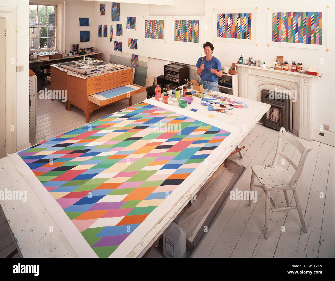 Bridget Riley dans son London Studio, 1992` Banque D'Images