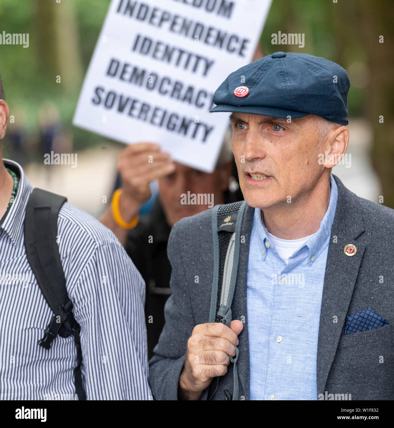 Londres, Royaume-Uni. 2 juillet 2019 Chris Williamson MP, qui avait son adhésion au parti du travail suspendu pour prétendu juif anti commentaires, son adhésion a été rétablie mais le whip parlementaire a été supprimée. Sur la photo à l'extérieur des studios TV Milbank Ian Davidson Crédit/Alamy Live News Banque D'Images