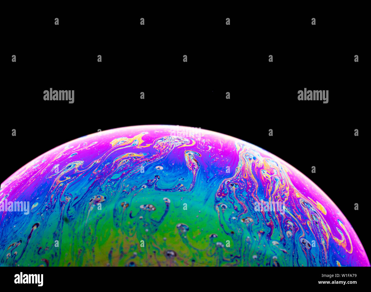 Motif fantaisie incroyable de l'eau savonneuse résumé fond demi-cercle. Modèle de l'univers planètes ou l'espace cosmique. Banque D'Images