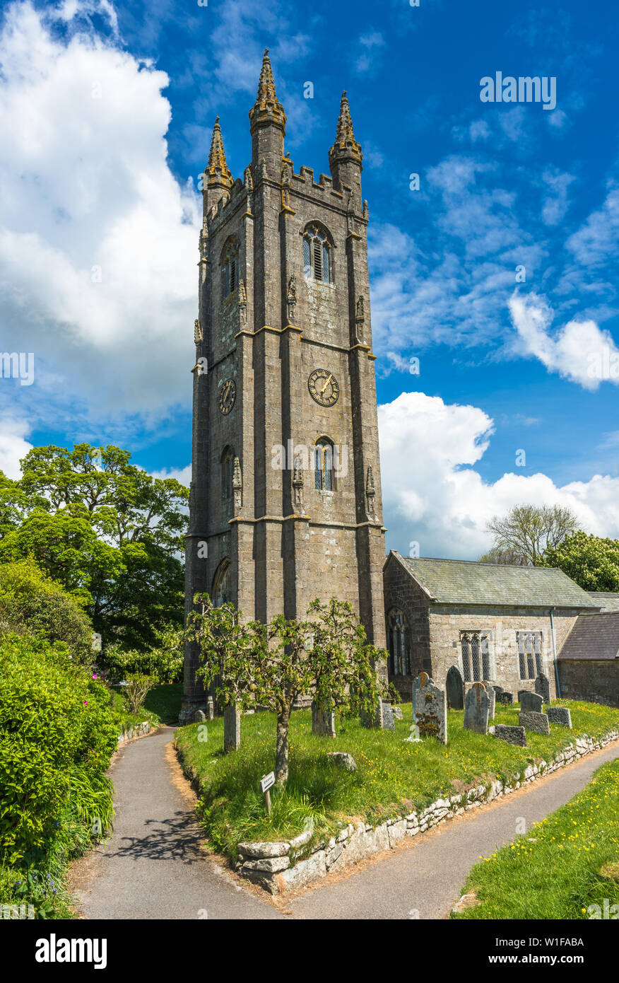 L'église de St Pancras à Widecome dans le village de lande Dartmoor National Park, Devon, Angleterre, Royaume-Uni. Banque D'Images