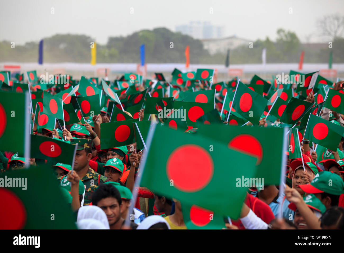 Les gens participent à l'événement intitulé "Lakho Konthe Shonar Bangla". Plus de 2,5 personnes lakh hymne national chorus de Parade à l'échelle nationale dans le but de Banque D'Images