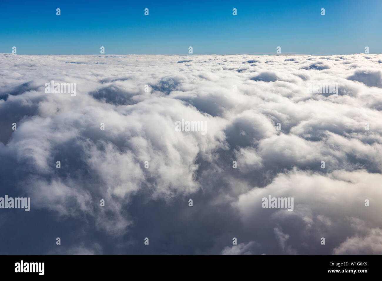 Les nuages peu avant l'atterrissage à Svalbard, Norvège, Artic Banque D'Images