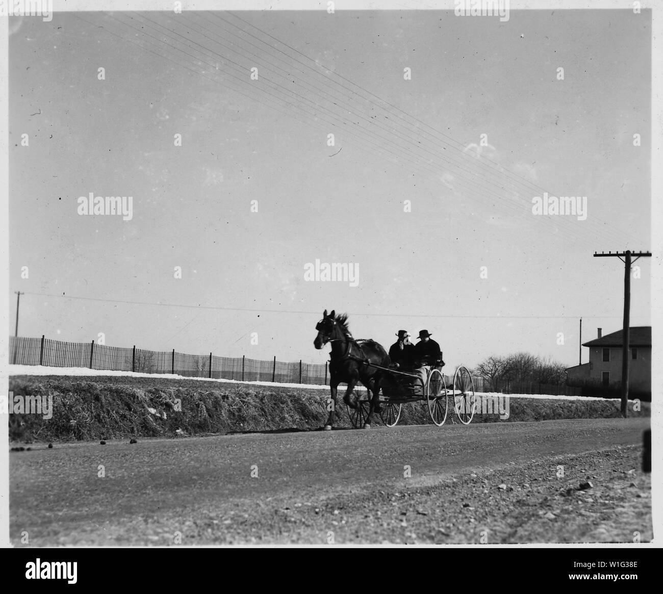 Le Comté de Lancaster, Pennsylvanie. Ce buggy Amish est particulièrement populaire auprès des jeunes, non mariés . . . ; Portée et contenu : la légende complète se lit comme suit : le comté de Lancaster, Pennsylvanie. Ce buggy Amish est particulièrement populaire auprès des jeunes, les gens non mariés. Banque D'Images