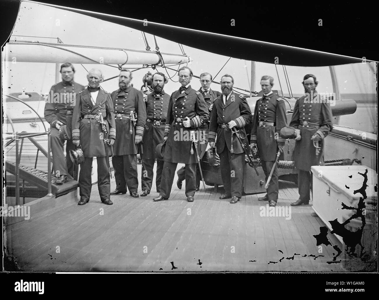 Le lieutenant Com. E.J. Dickman, Médecin-chef de la flotte. William Johnson, officier payeur J.H. Watmough, Com. J.M. Bedford, l'amiral John A. Dahlgren, le lieutenant Com. E.O. Matthews. Banque D'Images