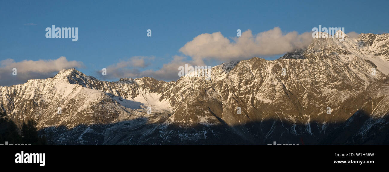 La neige a couvert des pics de montagne tyrolienne au-dessus de Sölden, Autriche. (C) 2009 Tom Kelly Banque D'Images