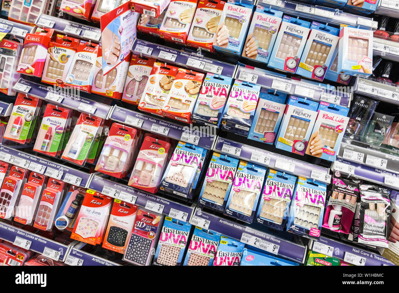 Miami Beach Florida,Walgreens,drugstore,pharmacie,chaîne,produit,afficher vente toilettage personnel,ongles,soins des ongles,ongles artificiels,autocollants,beauté,comète Banque D'Images