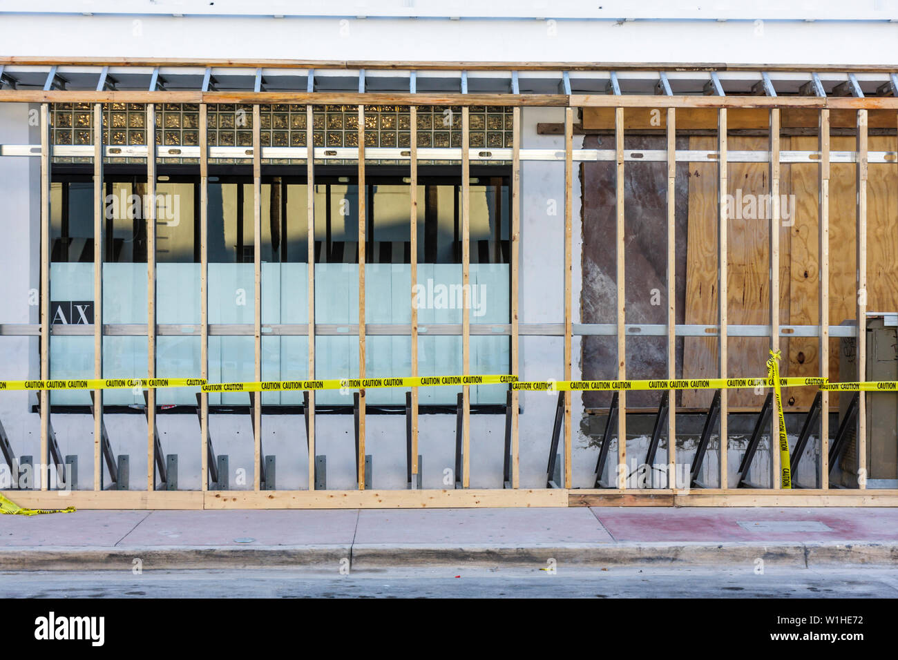 Miami Beach Florida,Collins Avenue,A/X,Armani Exchange,boutique,boutique,extérieur avant,entrée,sous le nouveau bâtiment de construction de chantier,remo Banque D'Images