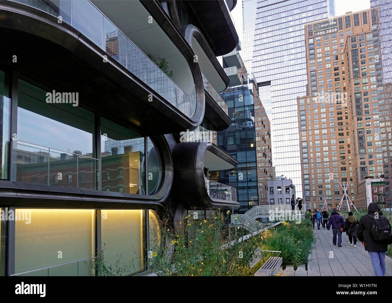 Bâtiment de Zaha Hadid sur le jardin urbain High Line à NEW YORK Banque D'Images