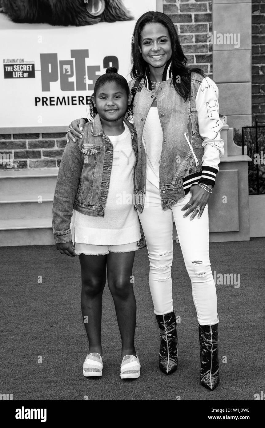 Los Angeles, CA - 02 juin 2019 : Christina Milian et sa fille Violet Madison Nash assister à la première de Universal Pictures' 'La vie secrète des animaux domestiques Banque D'Images