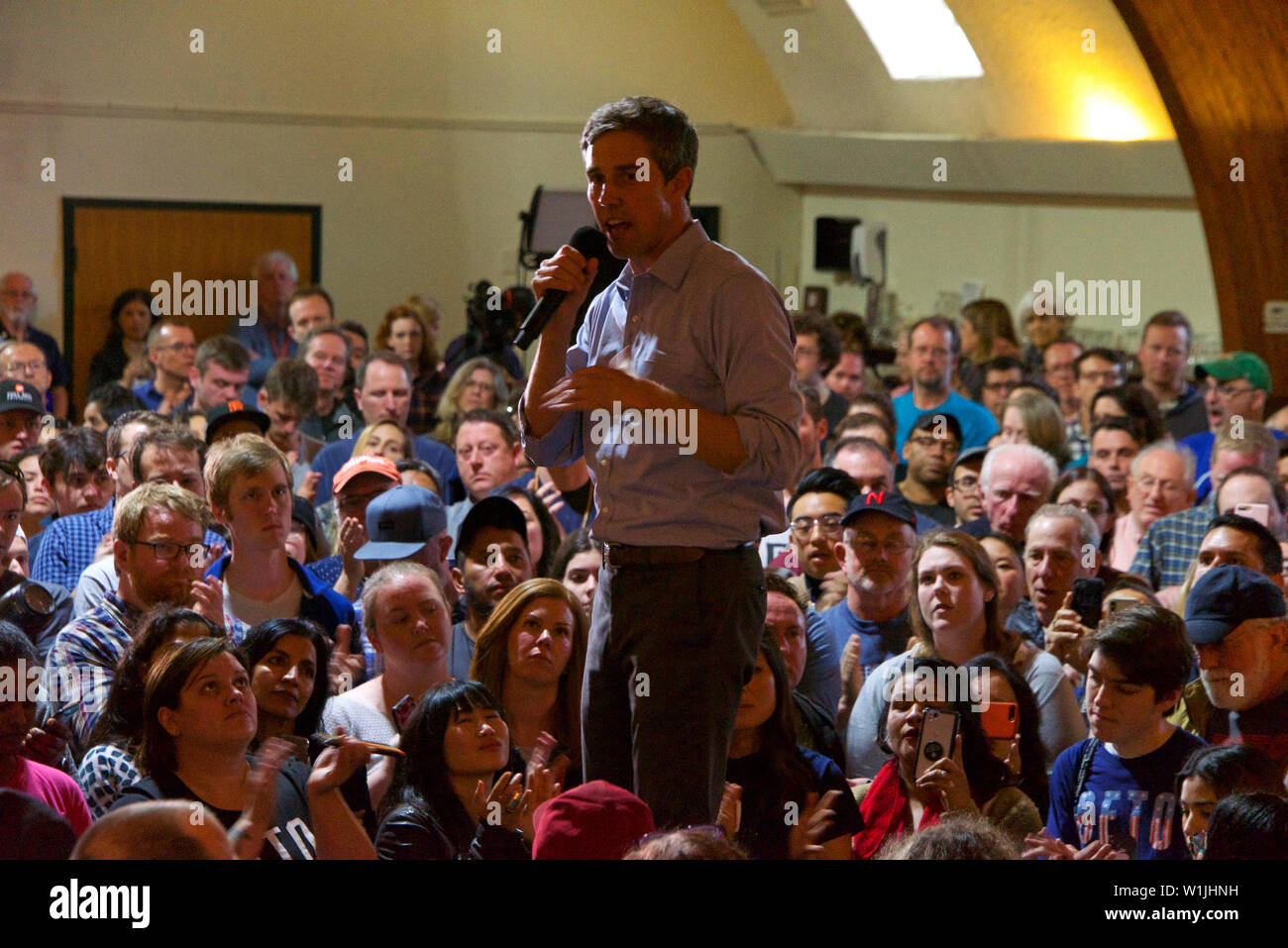 San Francisco, CA - le 28 avril 2019 présidentielles américaines 2020 démocratique : Beto candidat O'Rourke de ville à la réunion de campagne centre culturel irlandais Banque D'Images