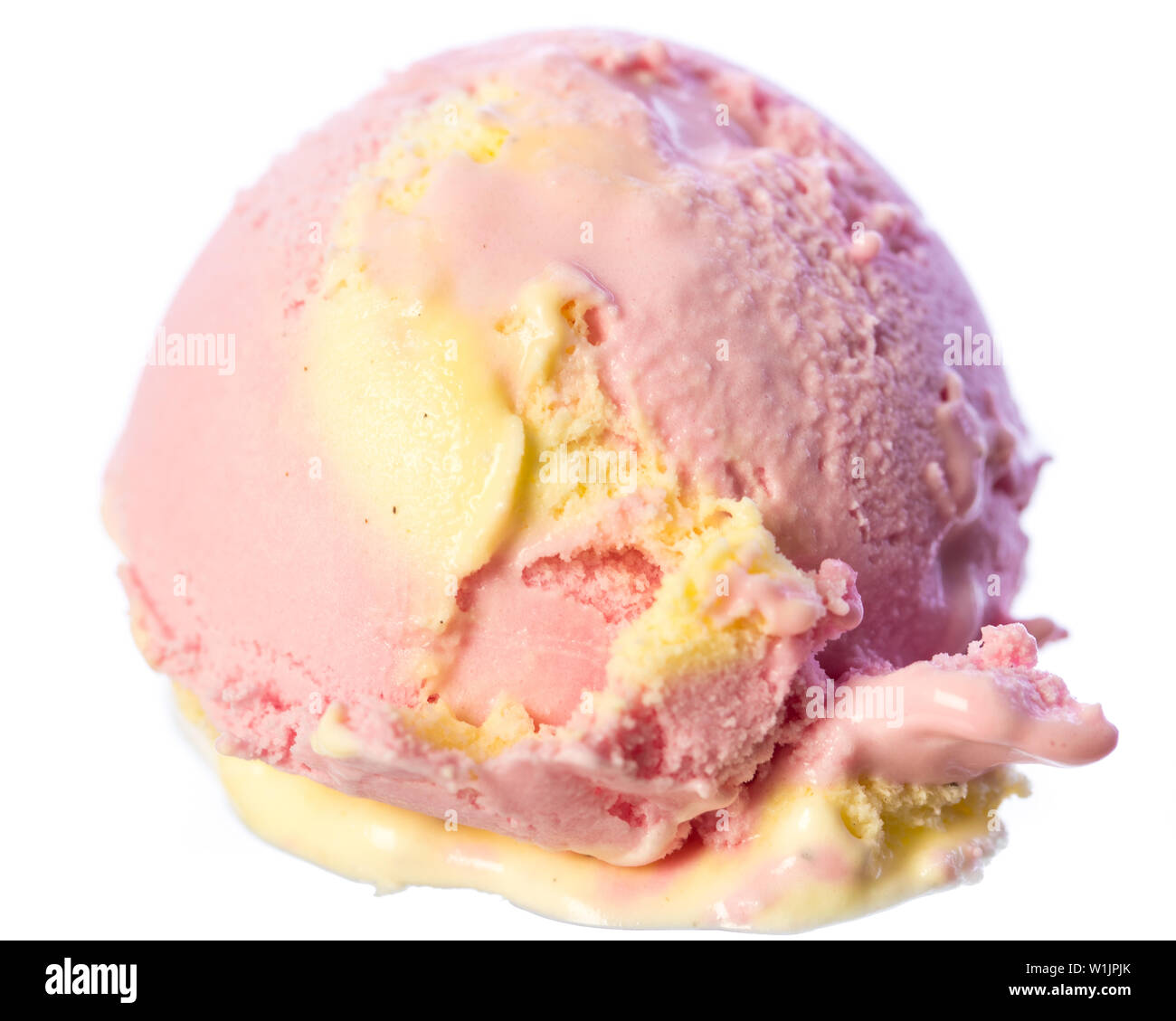 Deux couleurs ice cream ball lire (glace à la fraise) et jaune (glace à la vanille) isolé sur fond blanc Banque D'Images