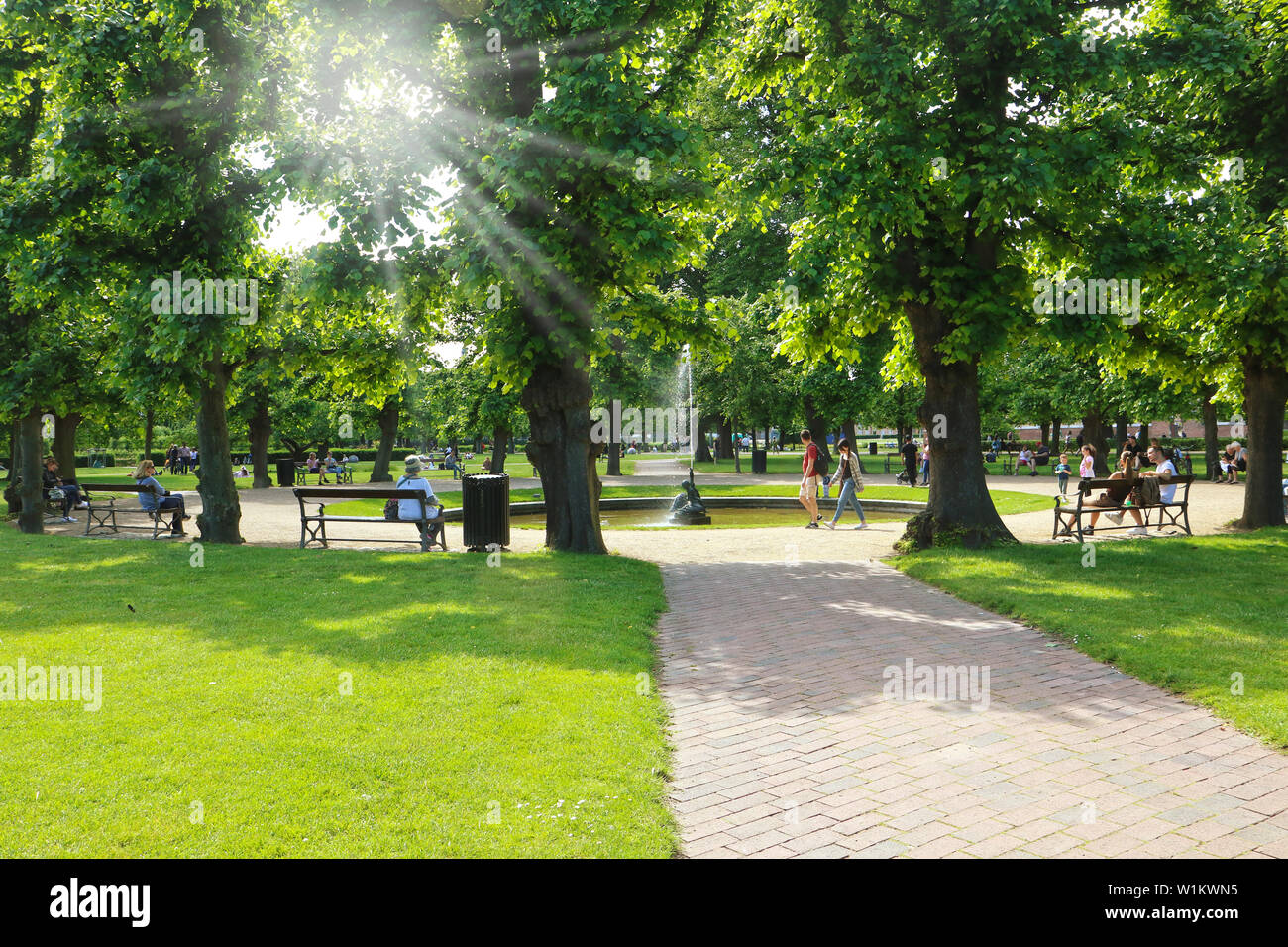 Copenhague, Danemark - 16 juin, 2019 Très belle vue sur le jardin du roi près de Rosenborg Castle dans le centre de Copenhague établi depuis début 17t Banque D'Images