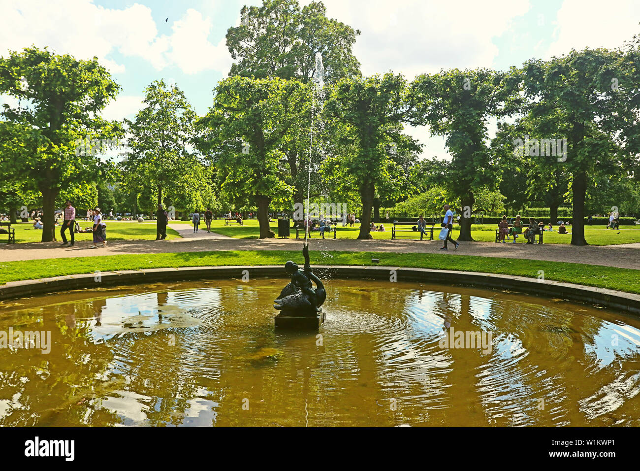 Copenhague, Danemark - 16 juin, 2019 Très belle vue sur le jardin du roi près de Rosenborg Castle dans le centre de Copenhague établi depuis début 17t Banque D'Images