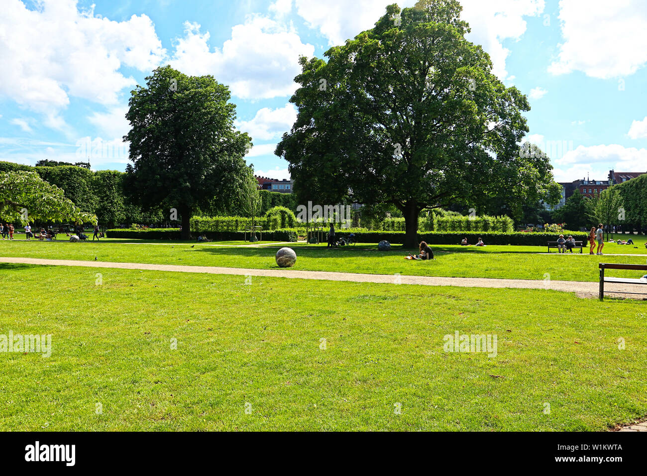 Très belle vue sur le jardin du roi près de Rosenborg Castle dans le centre de Copenhague - Danemark établi depuis début 17ème siècle. Banque D'Images