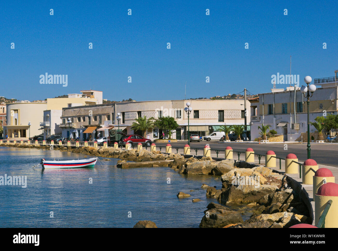 Le front de mer de Lakki, Leros Island, Grèce Banque D'Images