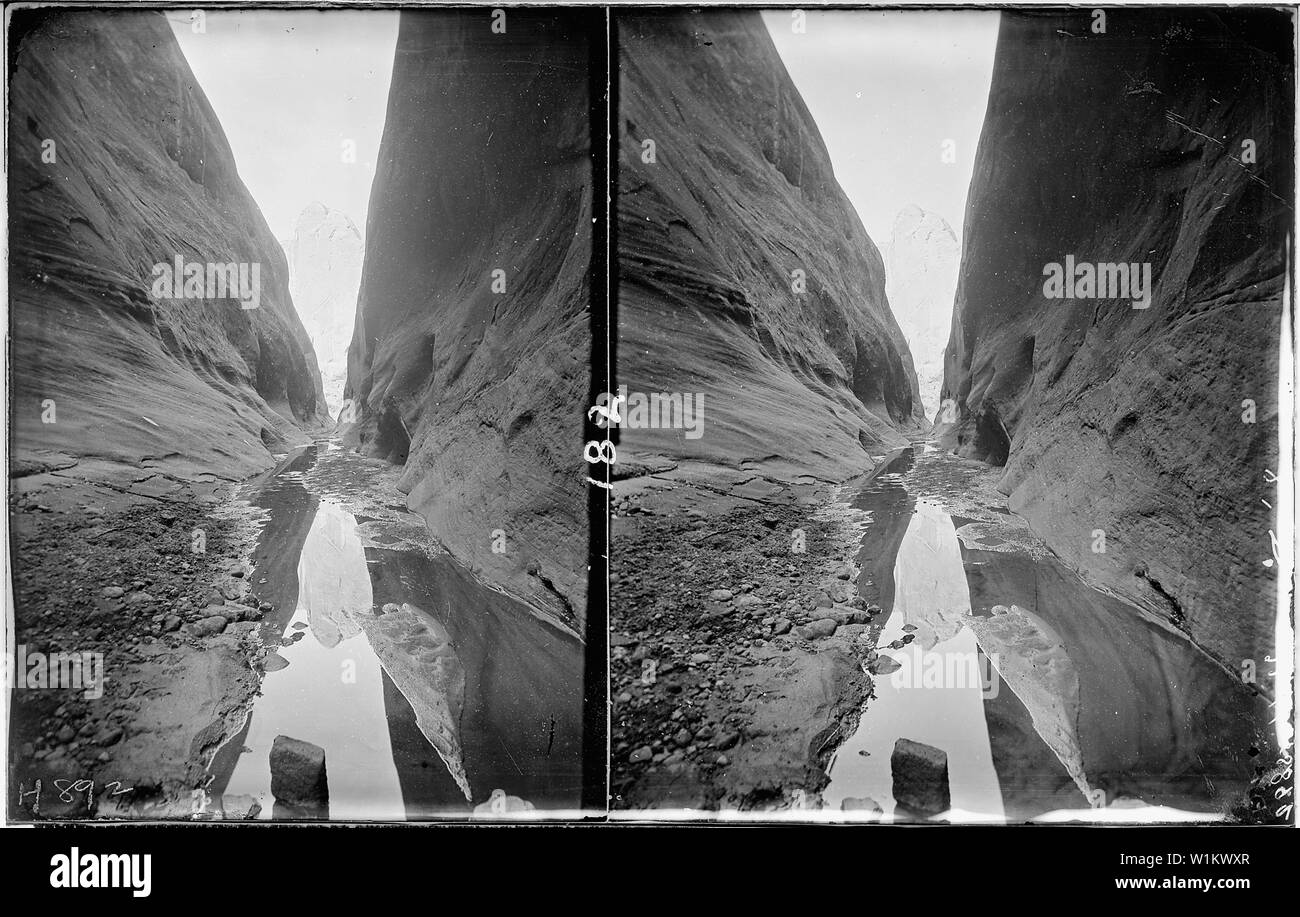 Waterpocket Creek, Utah. Un casse-tête. Butteurs à photo. Vieux nos 182, 330, 385, 892. (Remarque : l'ancien numéro 893, négatif est brisée et découper. Photo comme sortie de l'album et pas numérotées dans la série actuelle. Il n'y a rien à montrer ce qui a été le sujet de la photo. NC 1/1968) Banque D'Images