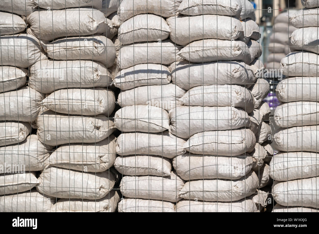 Description : sacs en polyéthylène blanc avec factory produits en entrepôt. Banque D'Images