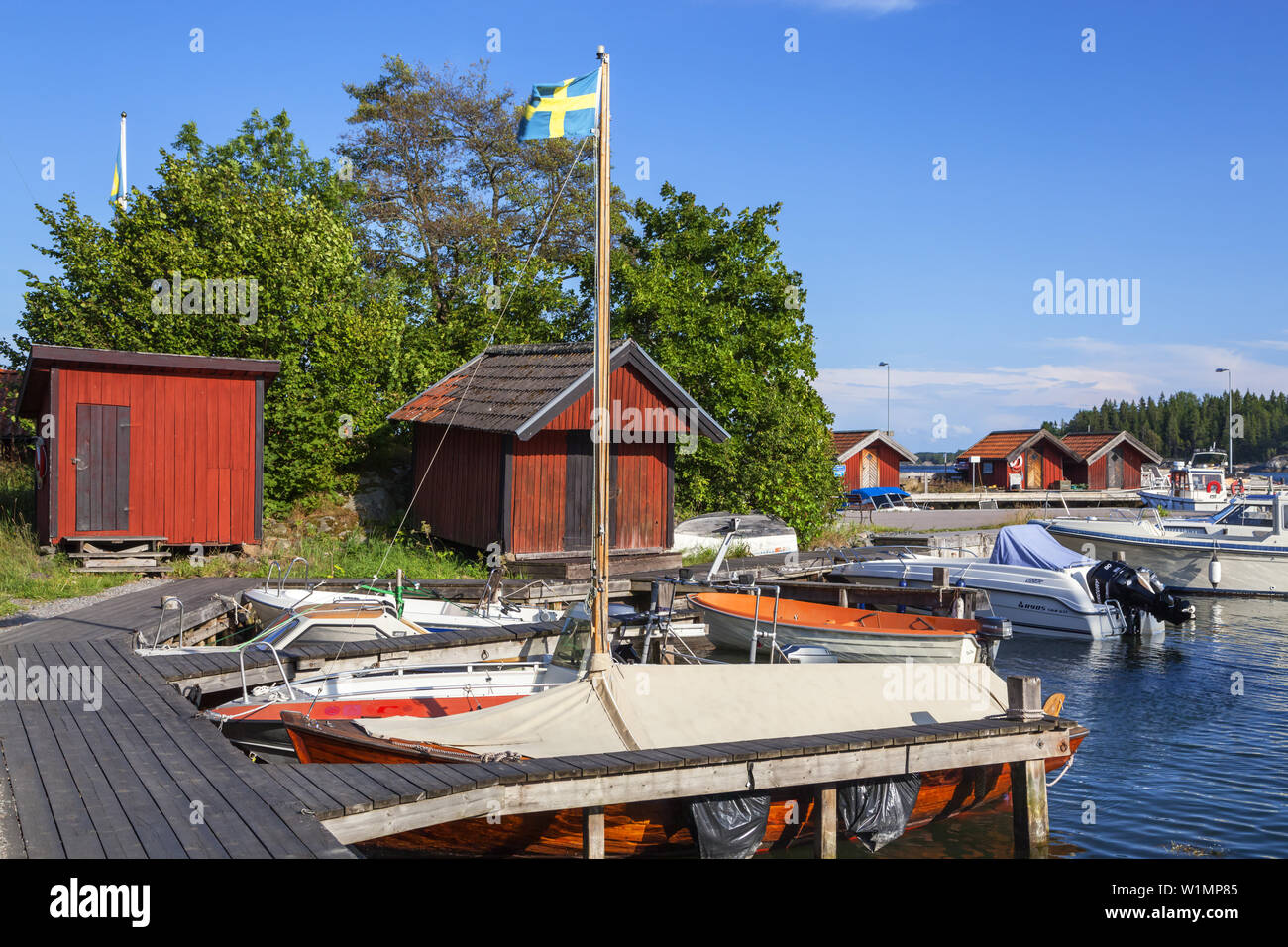 Marina dans Raevsnaes, Nord de l'archipel de Stockholm, Uppsala County, Uppland, Scandinavie, sud de la Suède, Suède, dans le Nord de l'Europe Banque D'Images