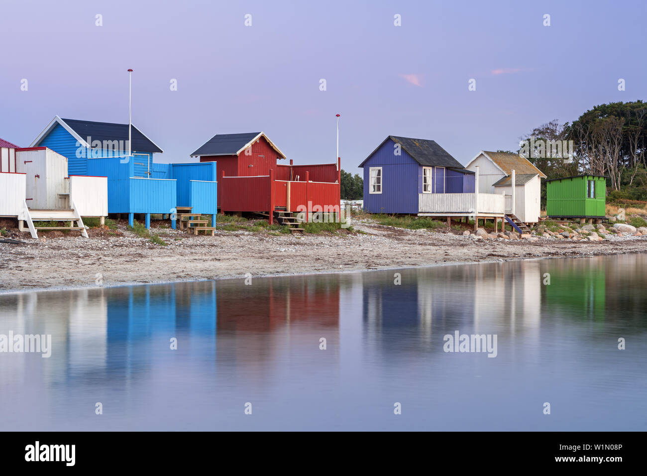 Voiliers dans le coucher de soleil sur la mer, AErøskøbing Baltiv près de l'île de Fionie, au sud ærø, archipel des îles de la mer du sud du Danemark, Danemark du Sud, Danemark, Banque D'Images