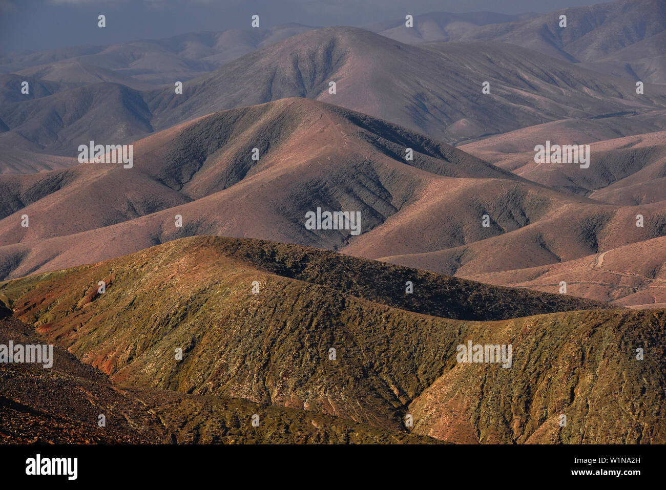 Entre montagnes colorées volcanoe Betancuria et Pajara, Parc naturel des îles Canaries, Espagne Banque D'Images