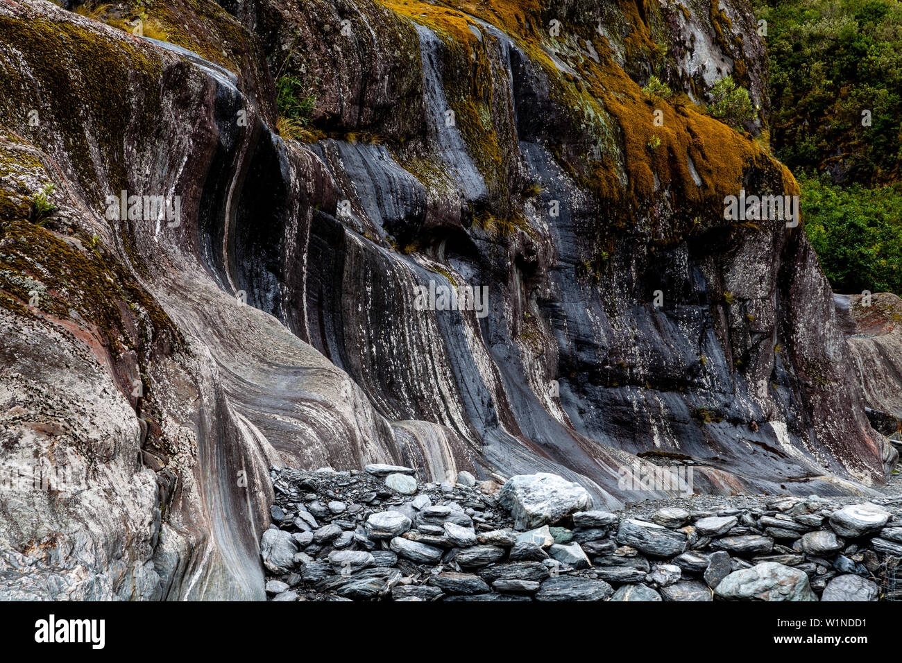 Rock Formations sur la vallée à pied, Franz Josef Glacier, île du Sud, Nouvelle-Zélande Banque D'Images