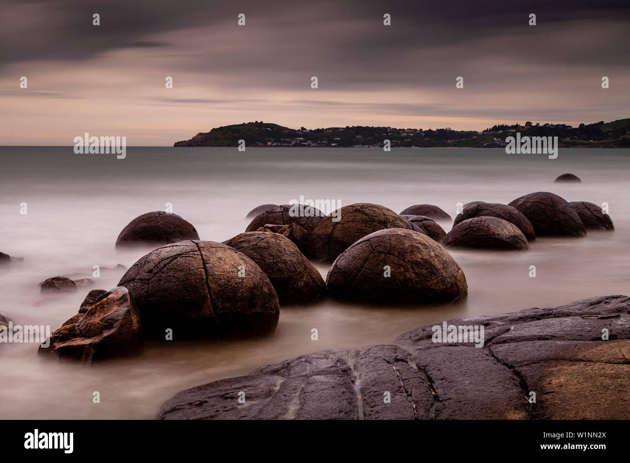 Les Moeraki Boulders, la Côte d'Otago, île du Sud, Nouvelle-Zélande Banque D'Images