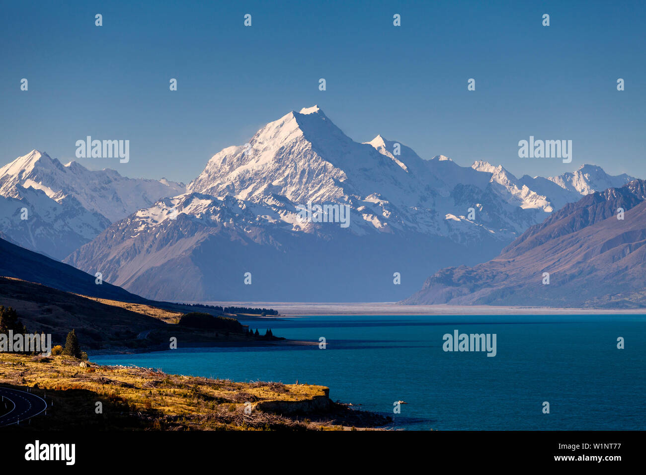 Le lac Pukaki et Mt Cook (Aoraki), Parc National du Mont Cook, île du Sud, Nouvelle-Zélande Banque D'Images