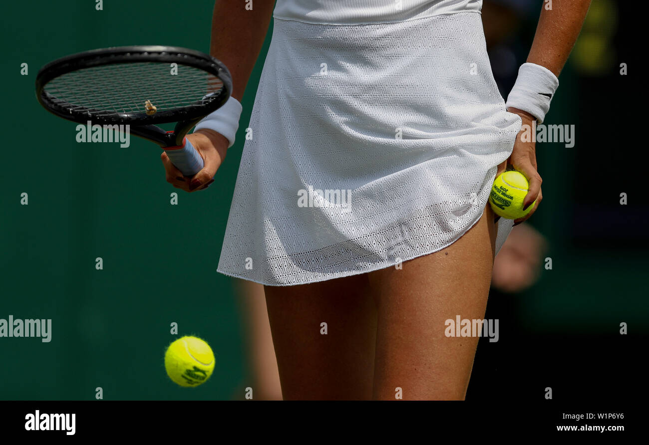 Londres, Grande-Bretagne. 3 juillet, 2019. Victoria Azarenka du Bélarus est en concurrence pendant féminin deuxième tour avec Ajla Tomljanovic de l'Australie à la Tennis de Wimbledon 2019 à Londres, en Grande-Bretagne, le 3 juillet 2019. Credit : Han Yan/Xinhua/Alamy Live News Banque D'Images