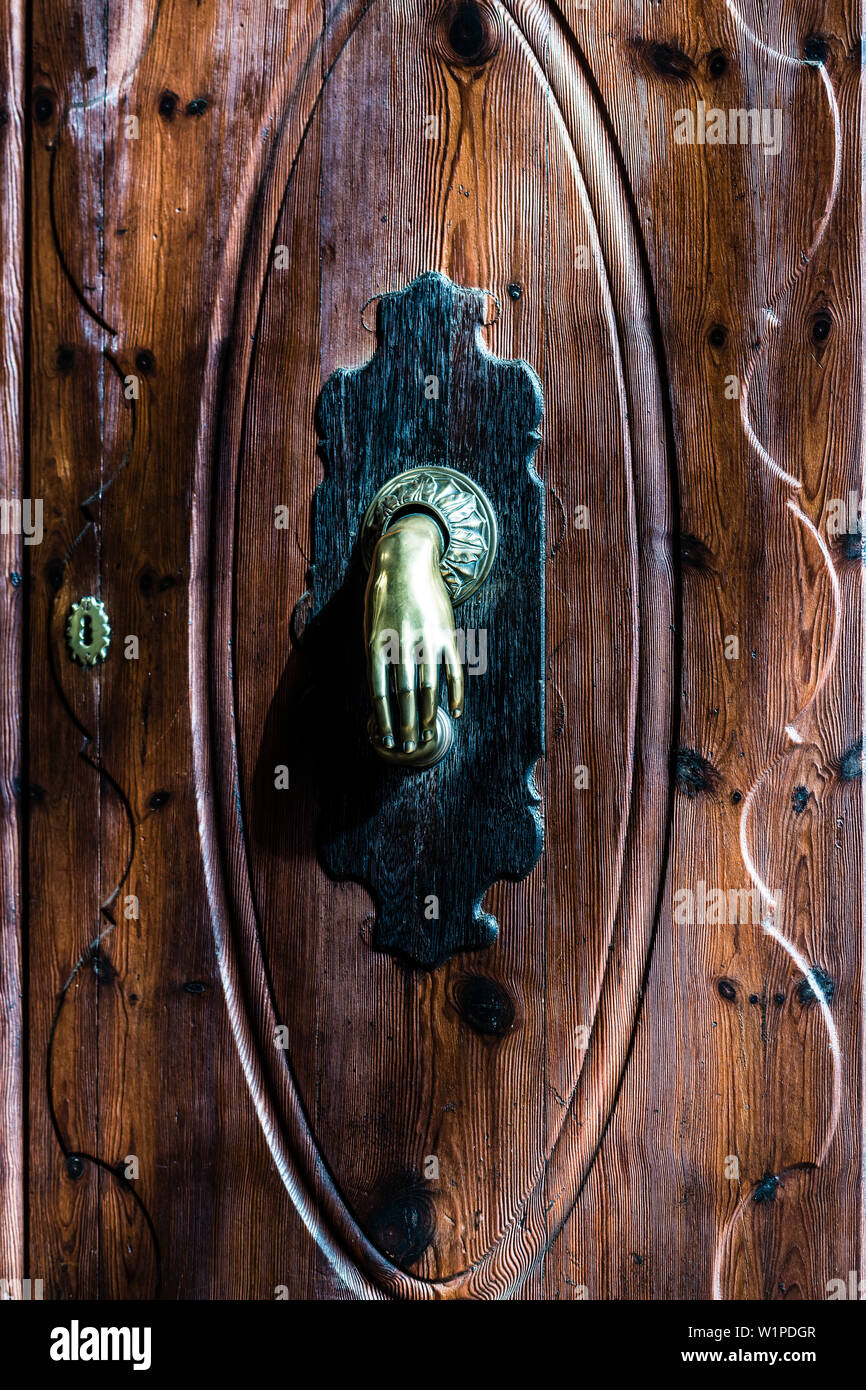 Porte en bois avec heurtoir, Vieille Ville, Palma de Mallorca, Mallorca, Espagne Banque D'Images
