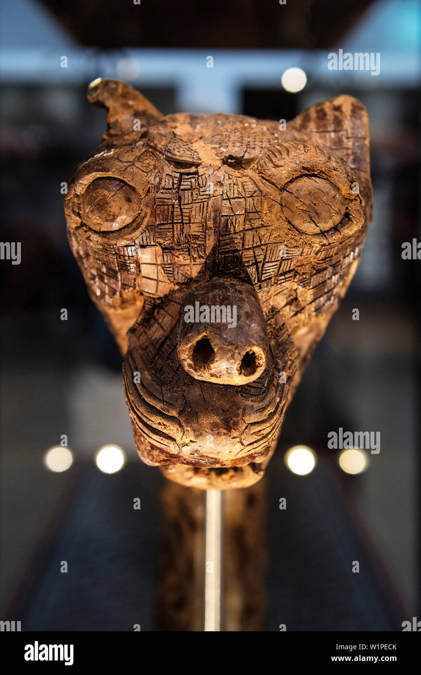 Filigrane Les sculptures en bois de Vikings, pièce d'exposition, Viking Ship Museum Vikingskipshuset à Oslo, Norway, Scandinavia, Europe Banque D'Images