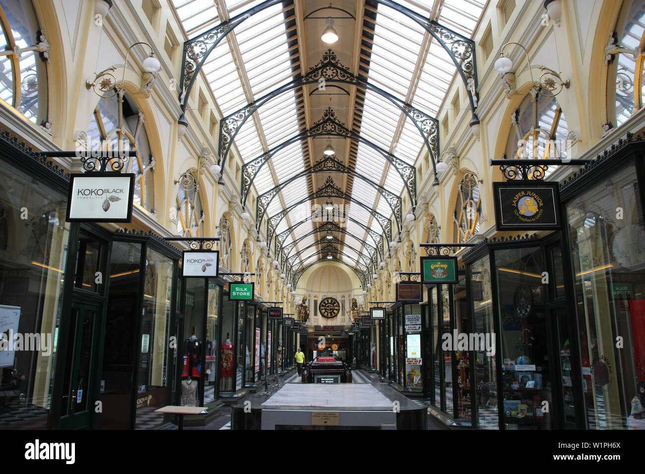 MELBOURNE - 10 février : Royal Arcade le 10 février 2009 à Melbourne, Australie. Le patrimoine shopping passage est l'un des plus fameux sites touristiques de Banque D'Images