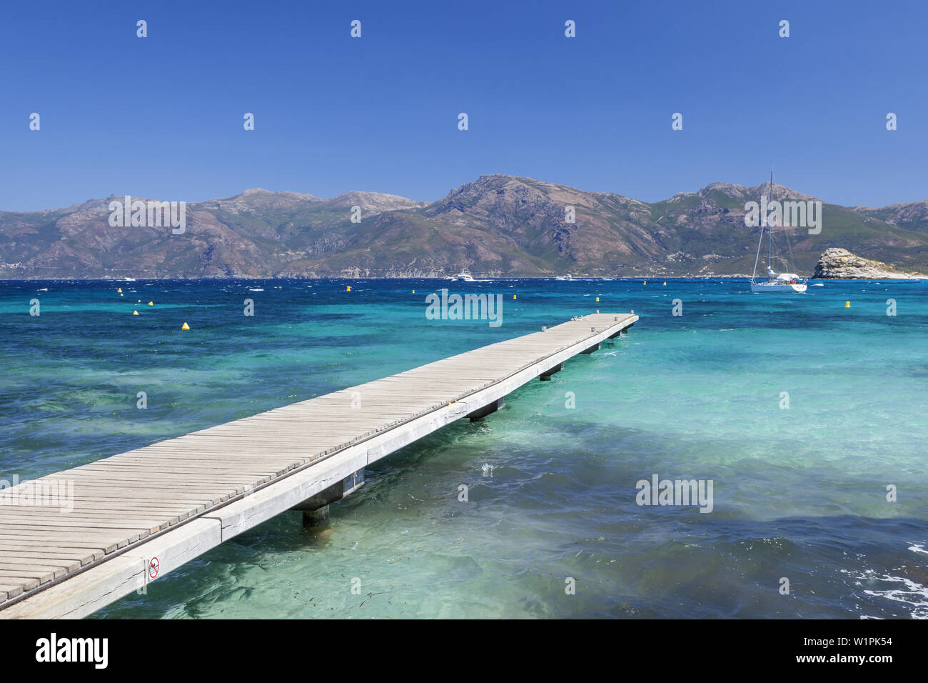 Embarcadère de ferry sur la plage Plage de Loto dans le désert des Agriates, près de Saint-Florent, en Corse, le sud de la France, France, Europe du Sud Banque D'Images