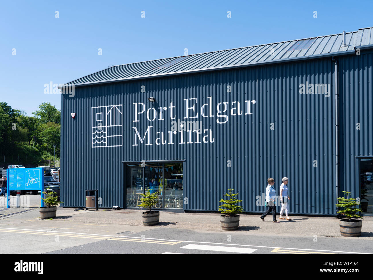 Avis de vente à Port Edgar marina à South Queensferry, West Lothian, Scotland, UK Banque D'Images