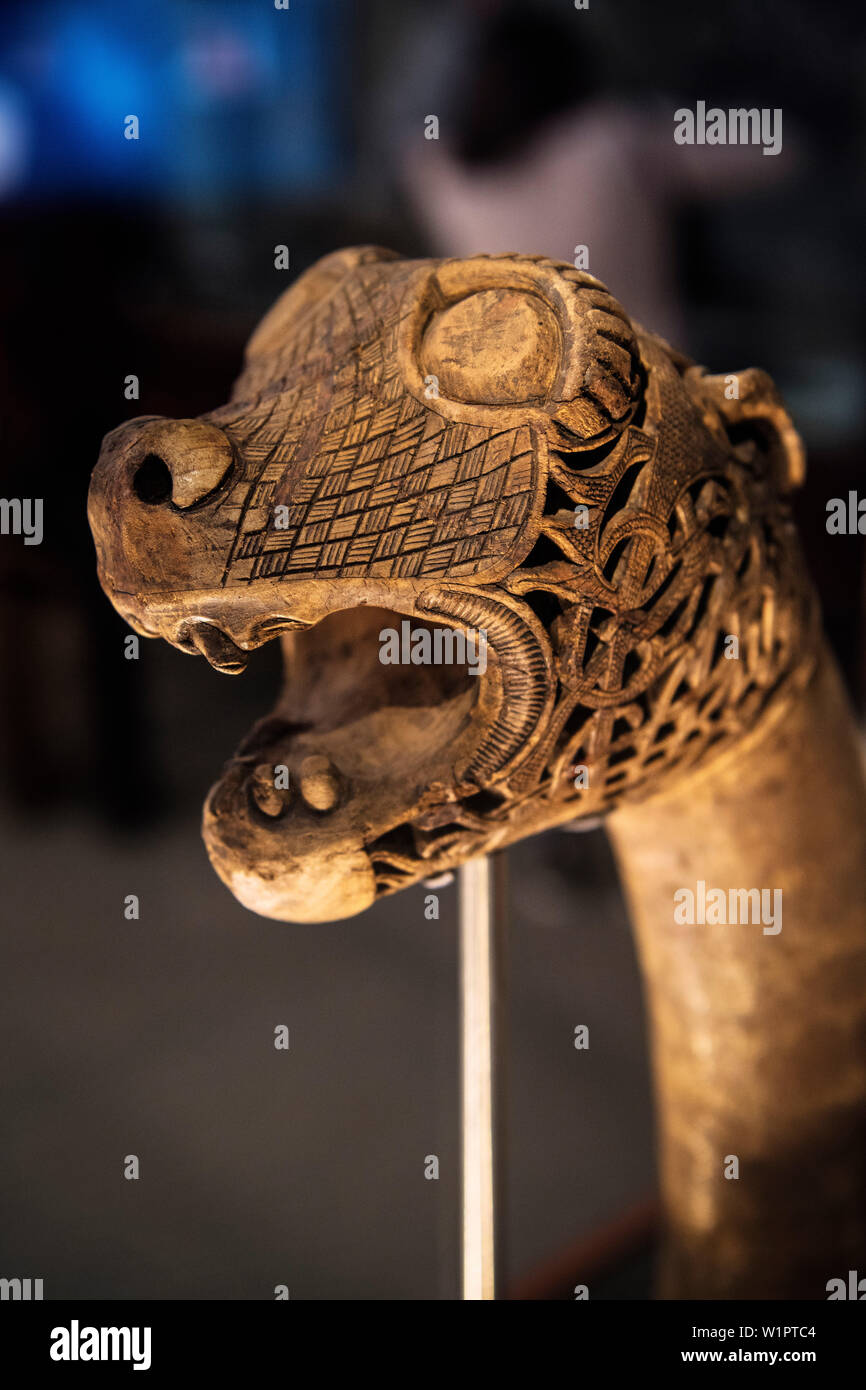 Filigrane Les sculptures en bois de Vikings, pièce d'exposition, Viking Ship Museum Vikingskipshuset à Oslo, Norway, Scandinavia, Europe Banque D'Images